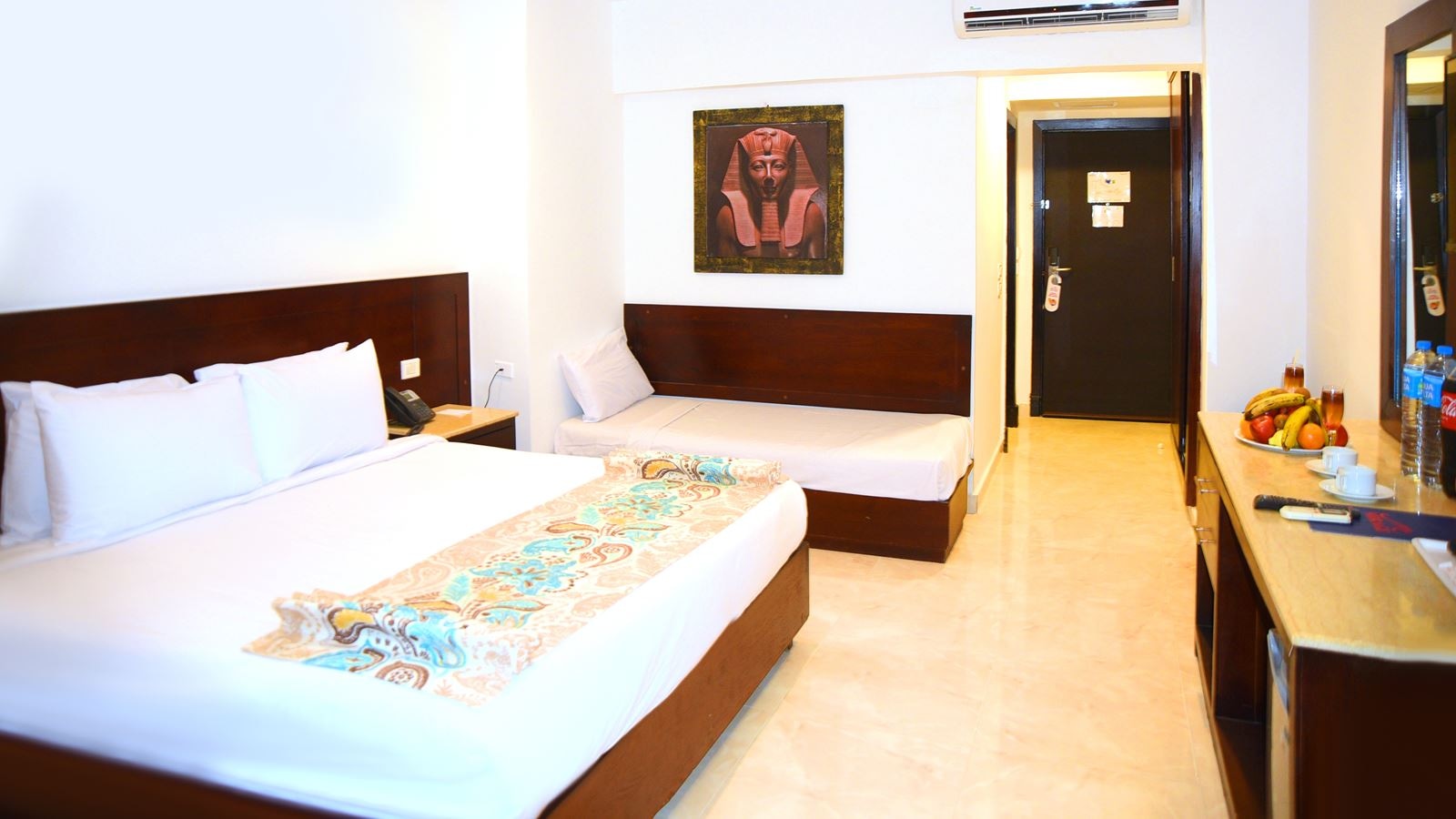 rooms-room-standard-pool-view