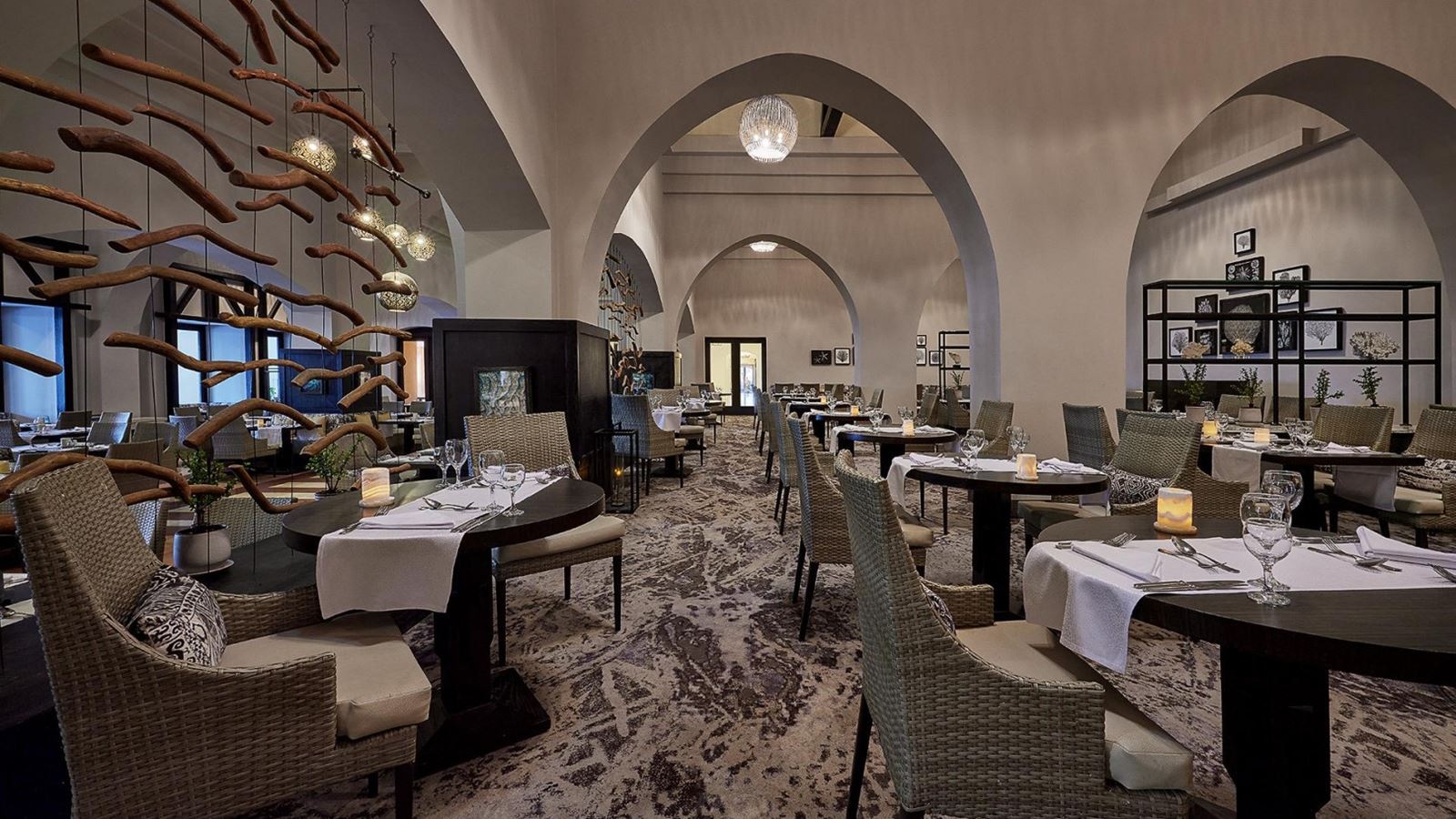 restaurants-waves-restaurant