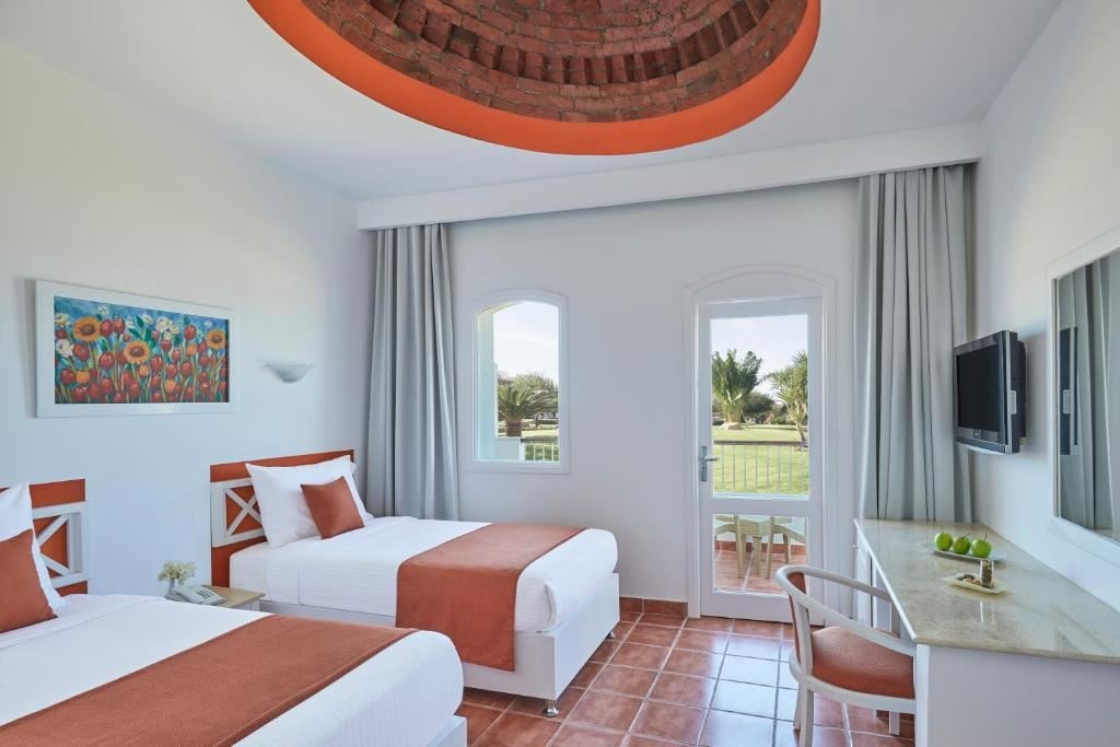 rooms-garden-view