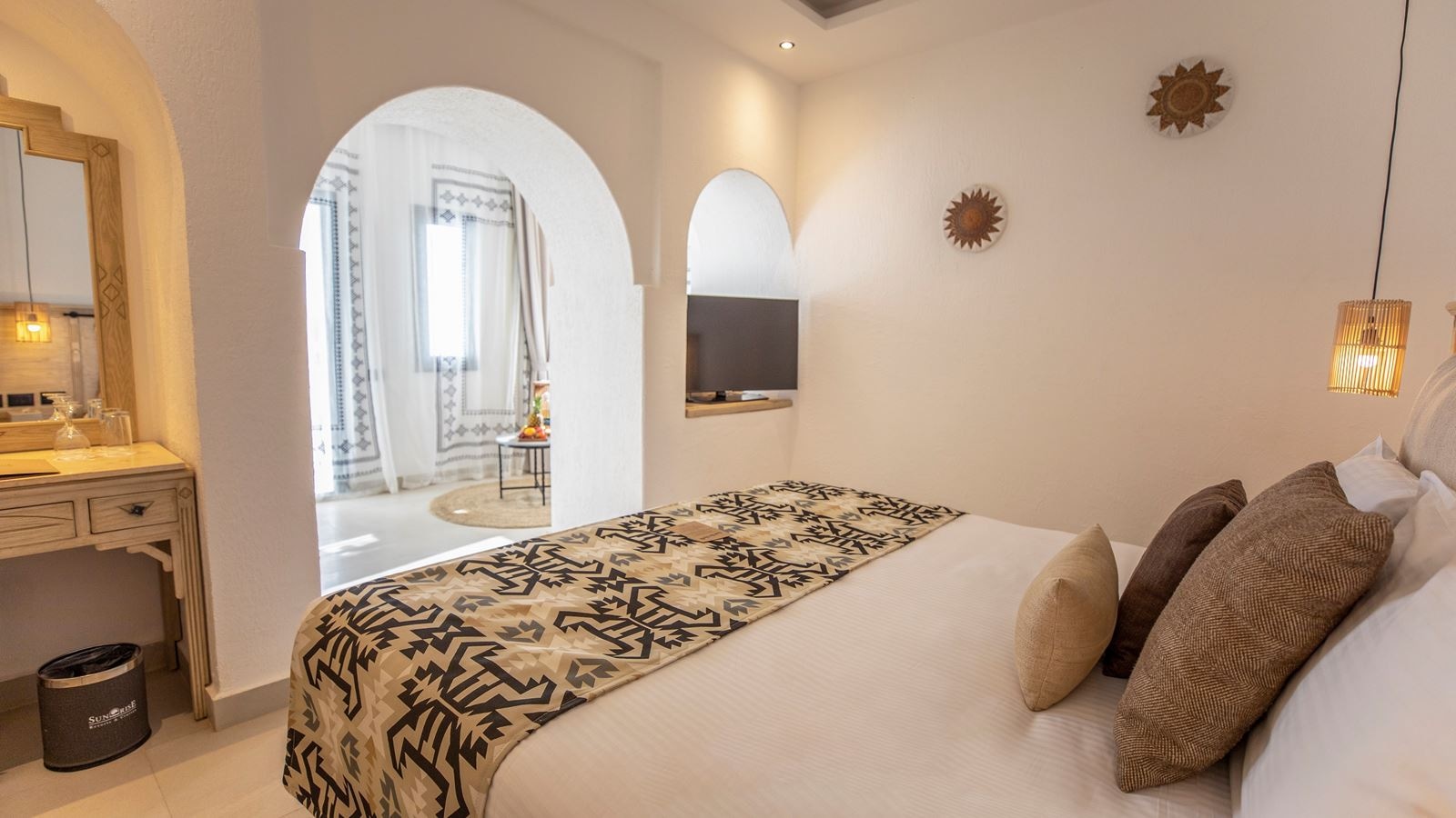 rooms-deluxe-room-garden-view