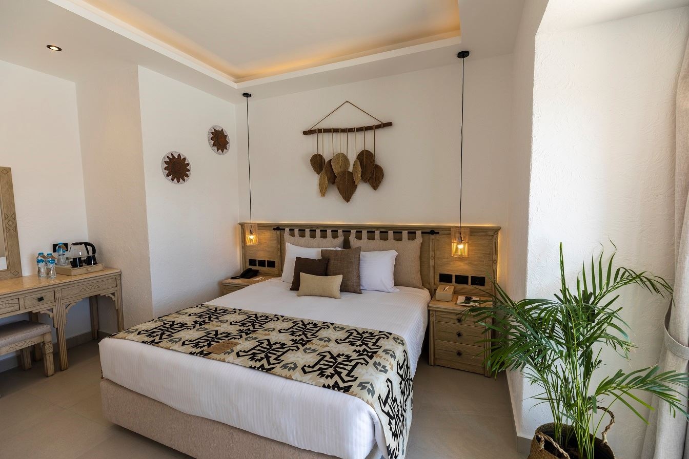 rooms-posh-club-junior-swimup-suite