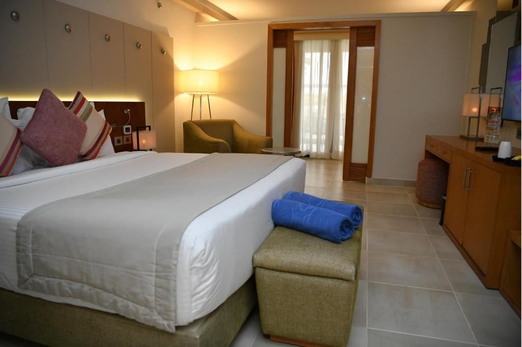 rooms-family-swim-up-room