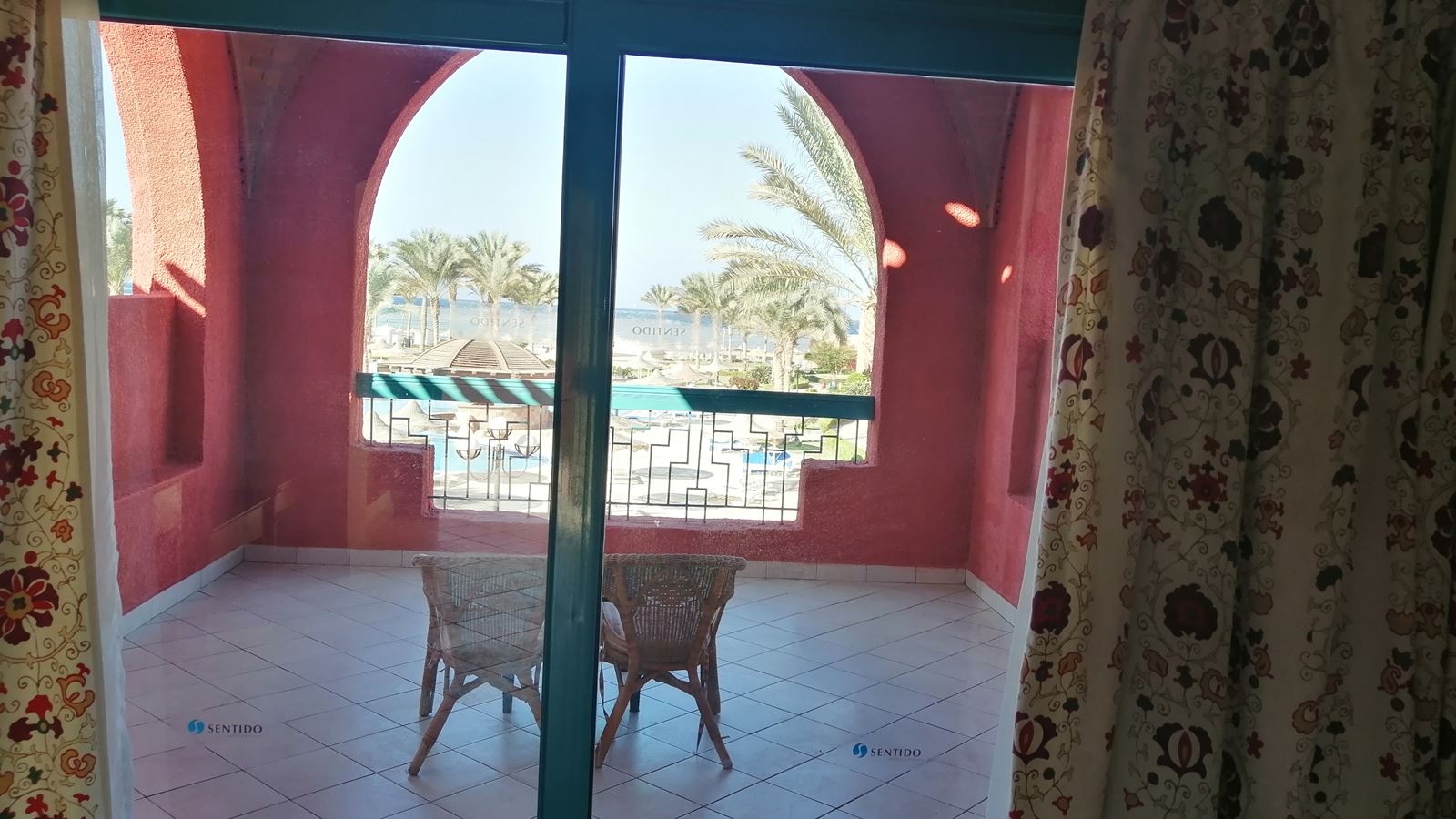 rooms-room-standard-sideseaview