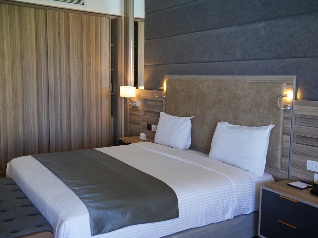 suite generoase, precum Junior Suite sau Lagoon Suite