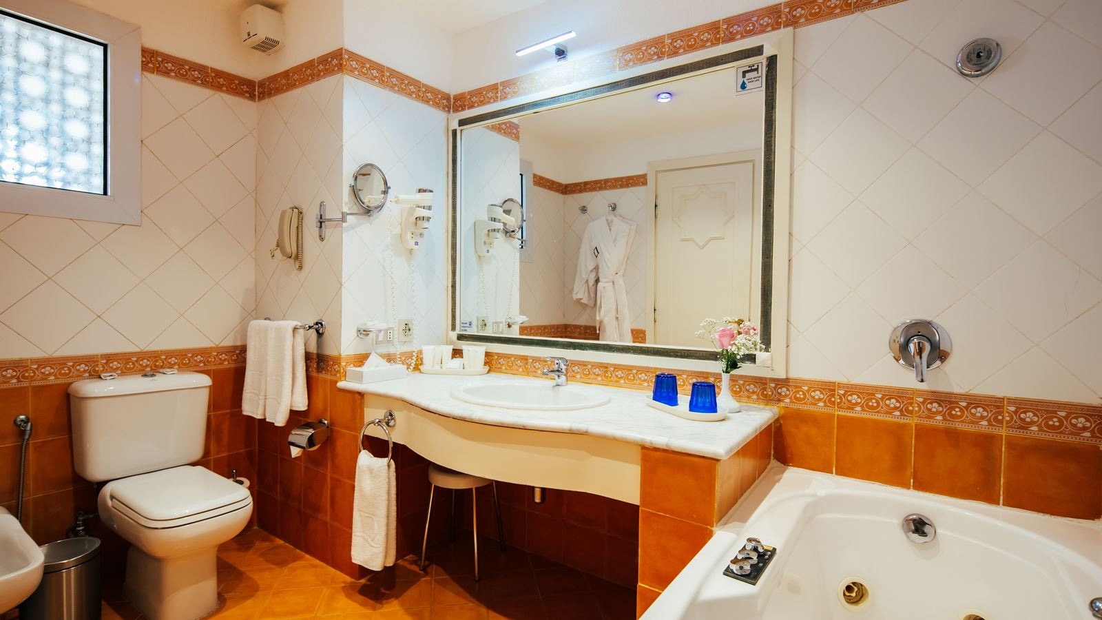 rooms-prestige-poolsea-view-gym-free