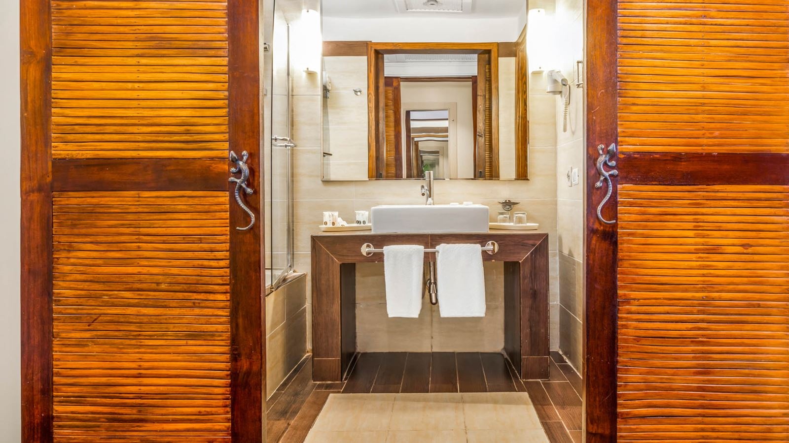 rooms-elisir-poolview-gym-free