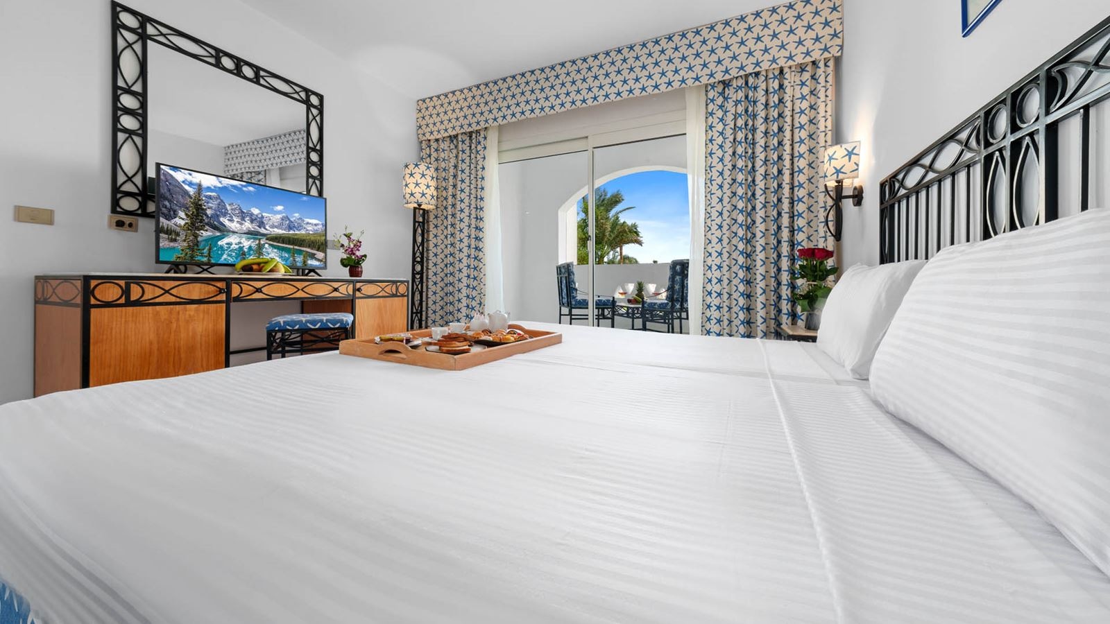 rooms-domina-aquamarine-pool