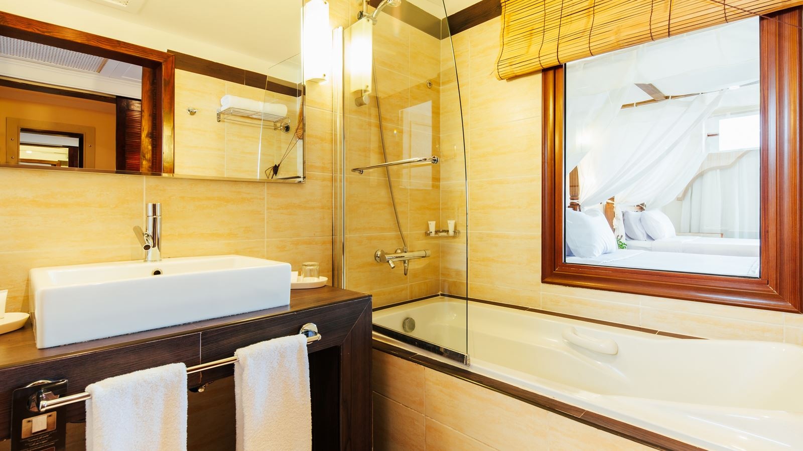 rooms-elisir-poolview-gym-free