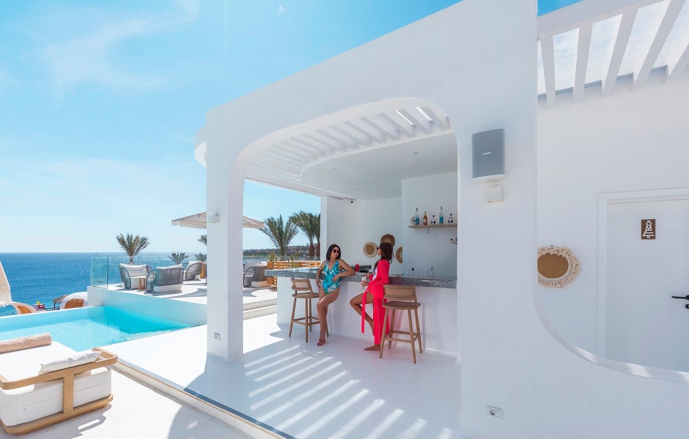 bars-utopia-beach-club--for-the-suite-bookers