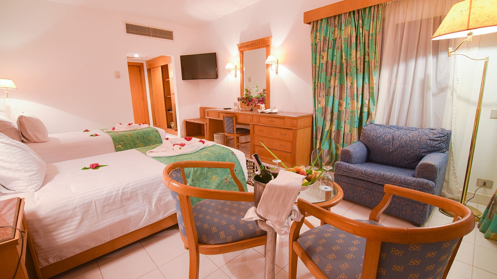 rooms-standard-room-garden-view