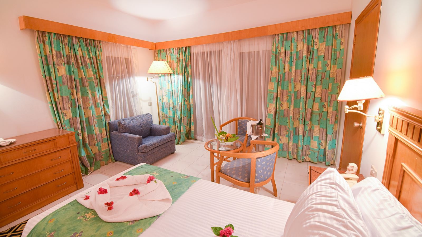 rooms-standard-room-garden-view