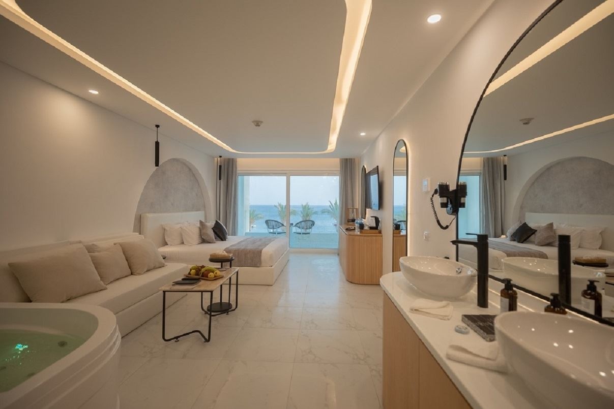 rooms-deluxe-jacuzzi-room