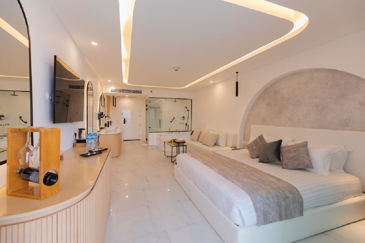 rooms-deluxe-jacuzzi-room