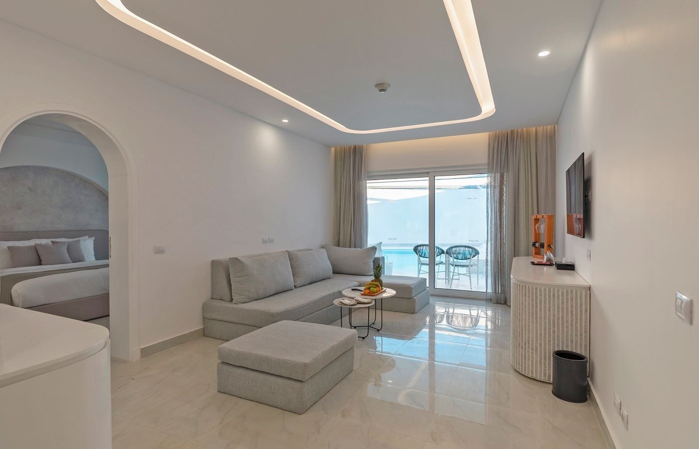 rooms-posh-club-executive-pool--suite-pv