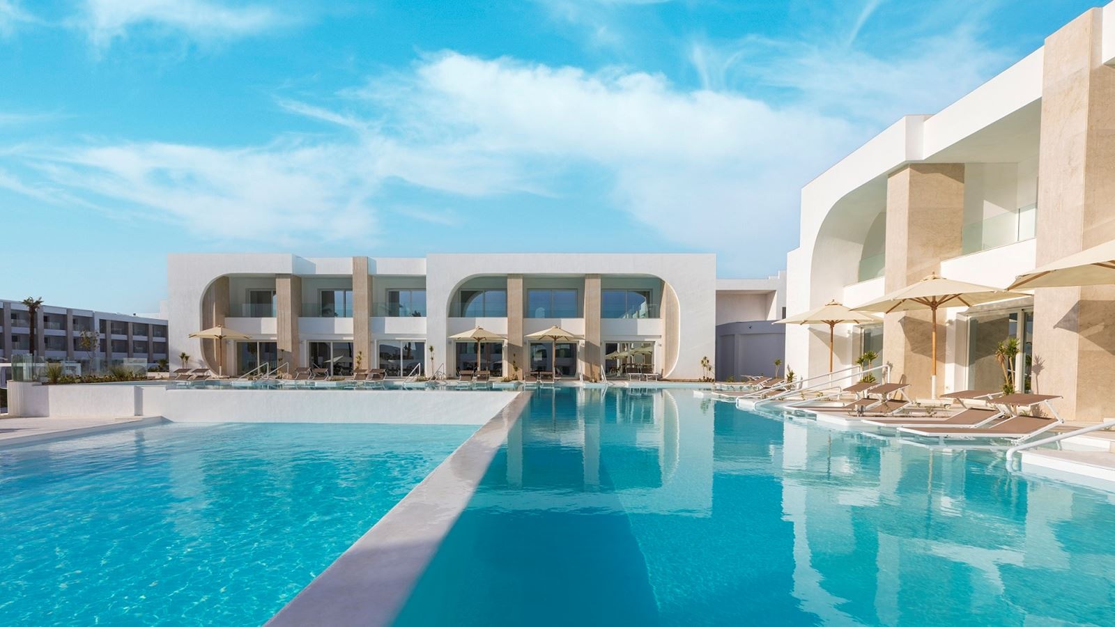 rooms-deluxe-swimup-room