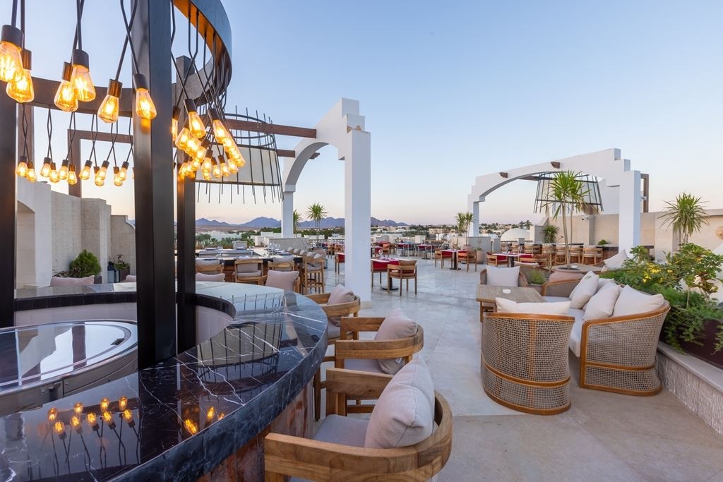 restaurants-sky-lounge