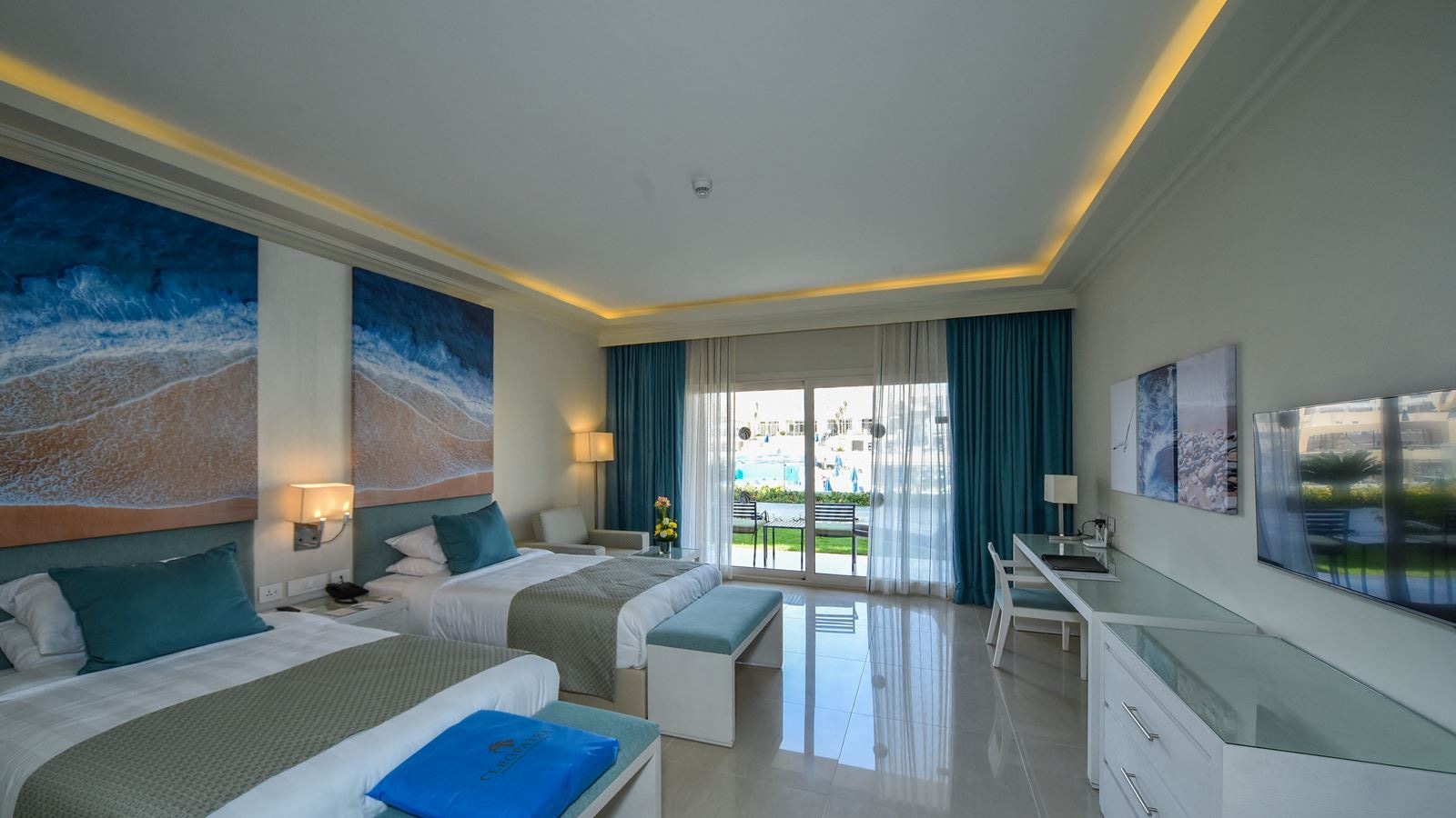 rooms-deluxe-pool--garden-view