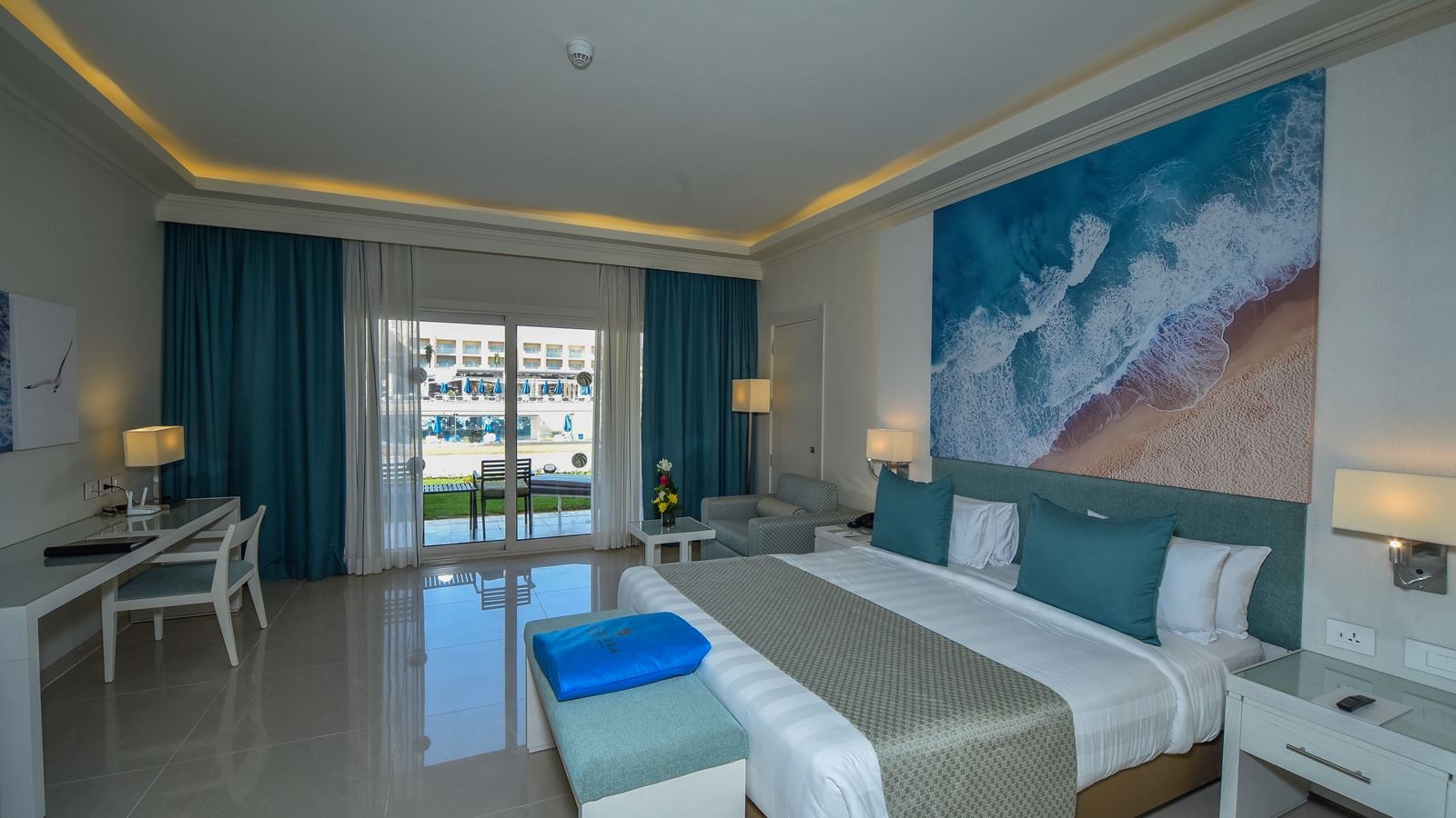 rooms-deluxe-pool--garden-view