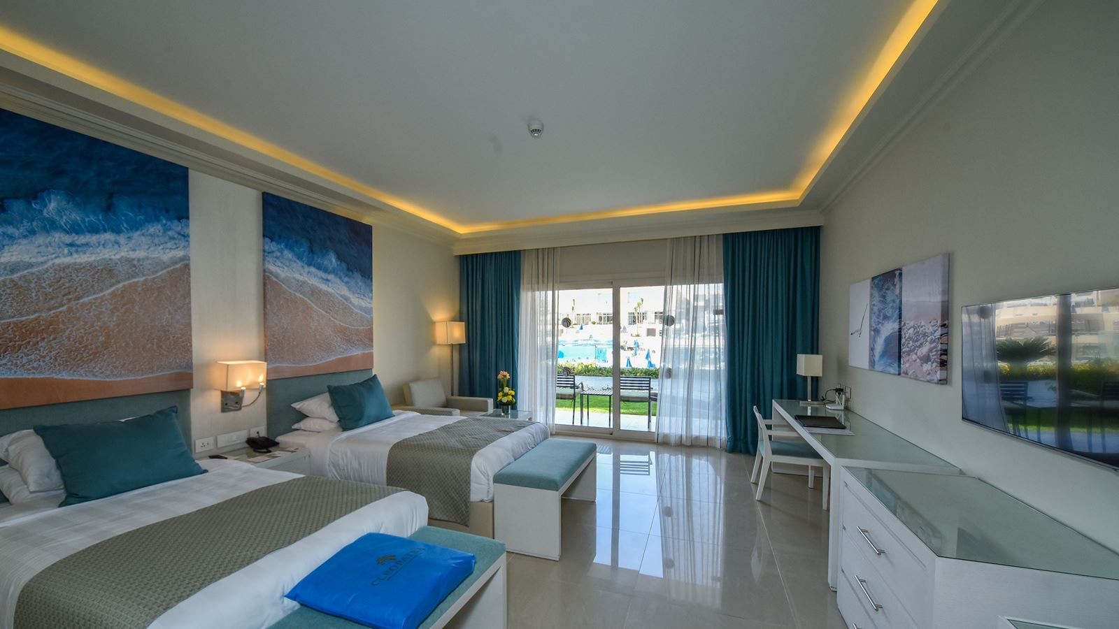 rooms-deluxe-pool--garden-view