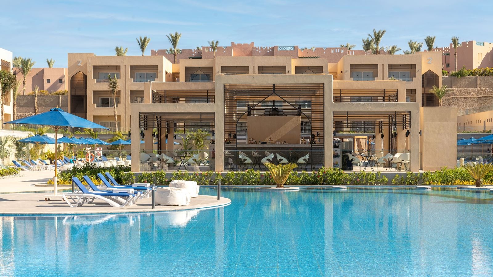 restaurants-pool-bar