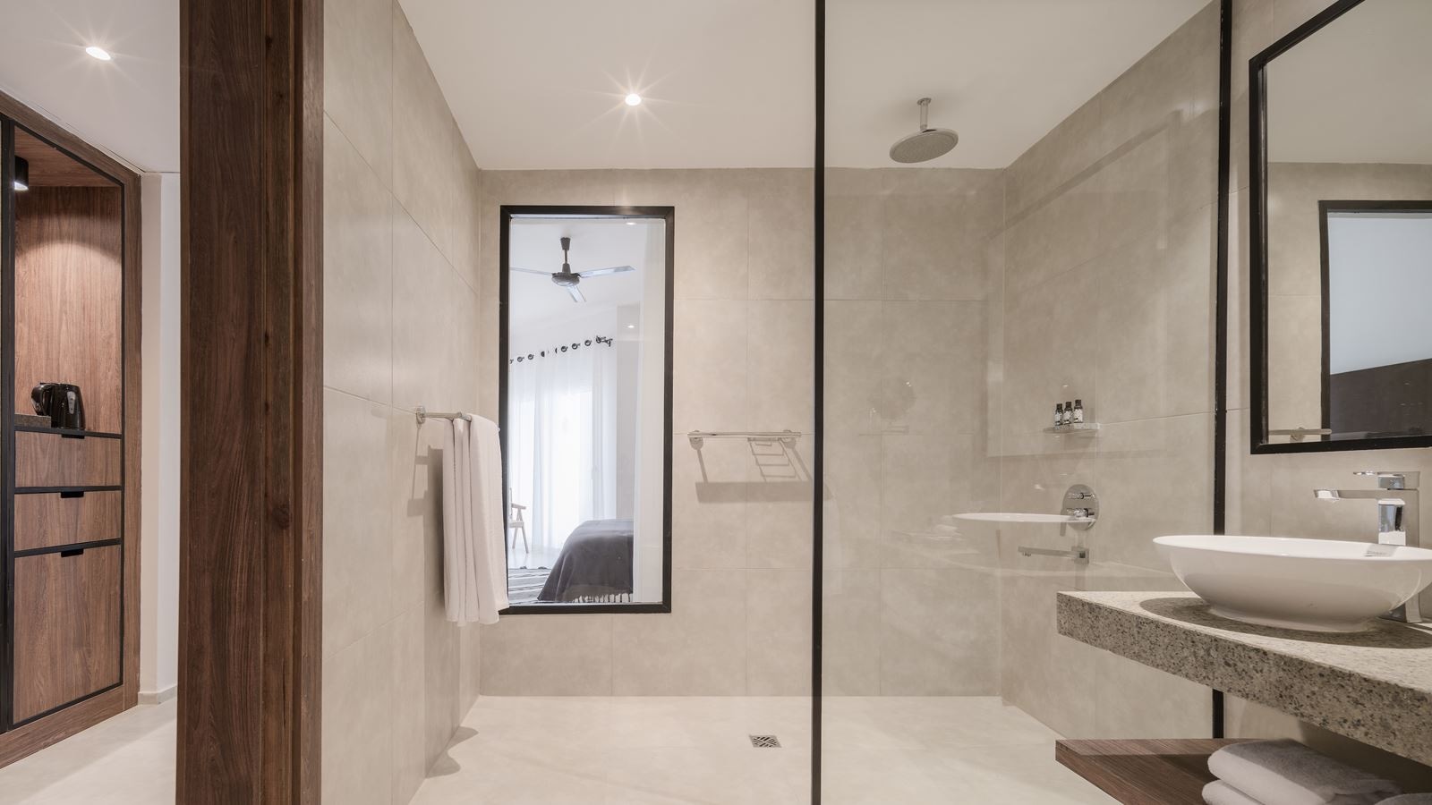 rooms-deluxe-room-garden-view