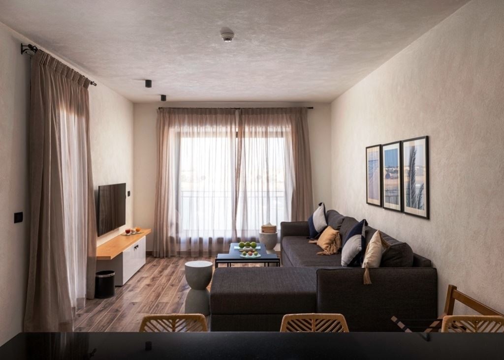 rooms-deluxe-suite-mountain-view