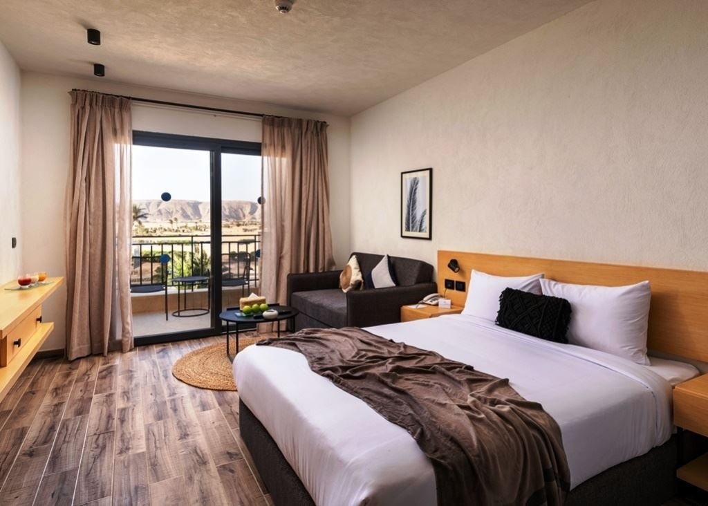 rooms-creek-premium-studio-mountain-view