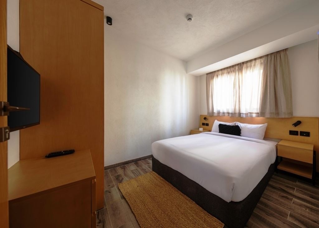 rooms-junior-suit-mountain-view