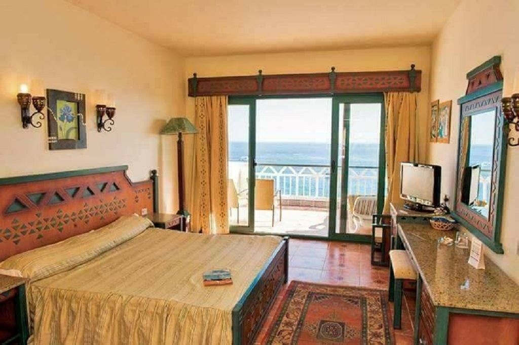 rooms-room-standard-seaview