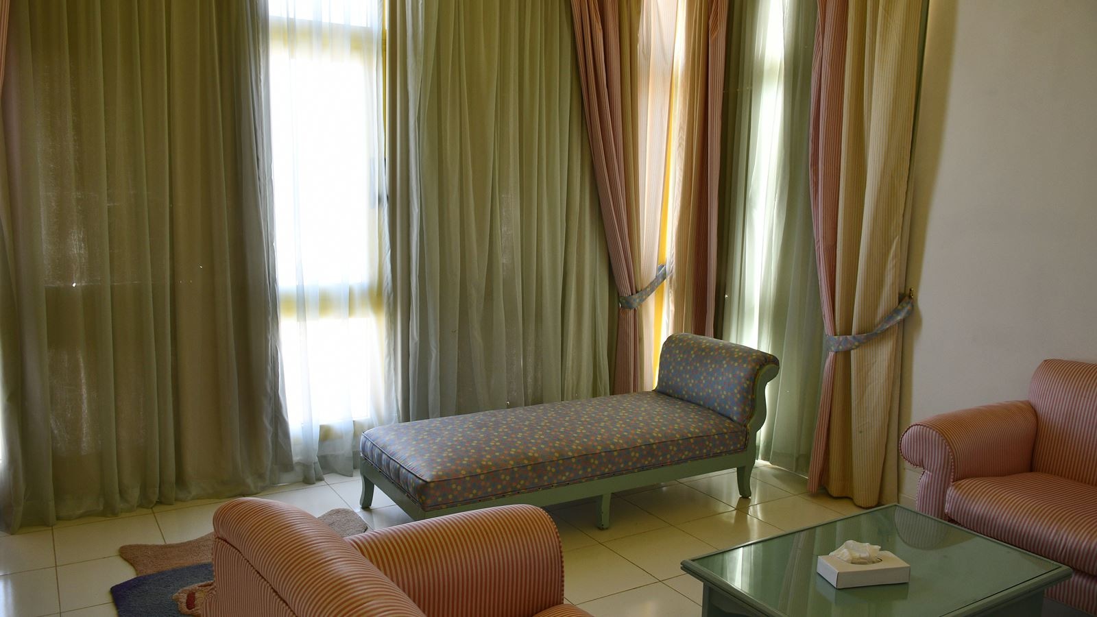 rooms-junior-suite-pool-view--sea-side