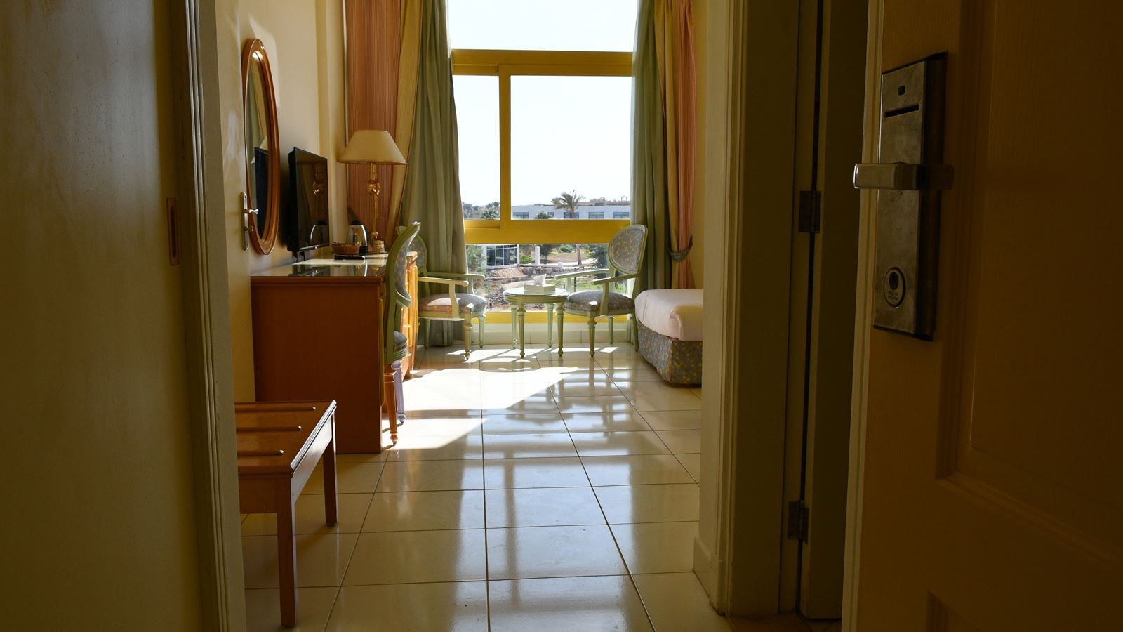 rooms-standatd-room-pool-view