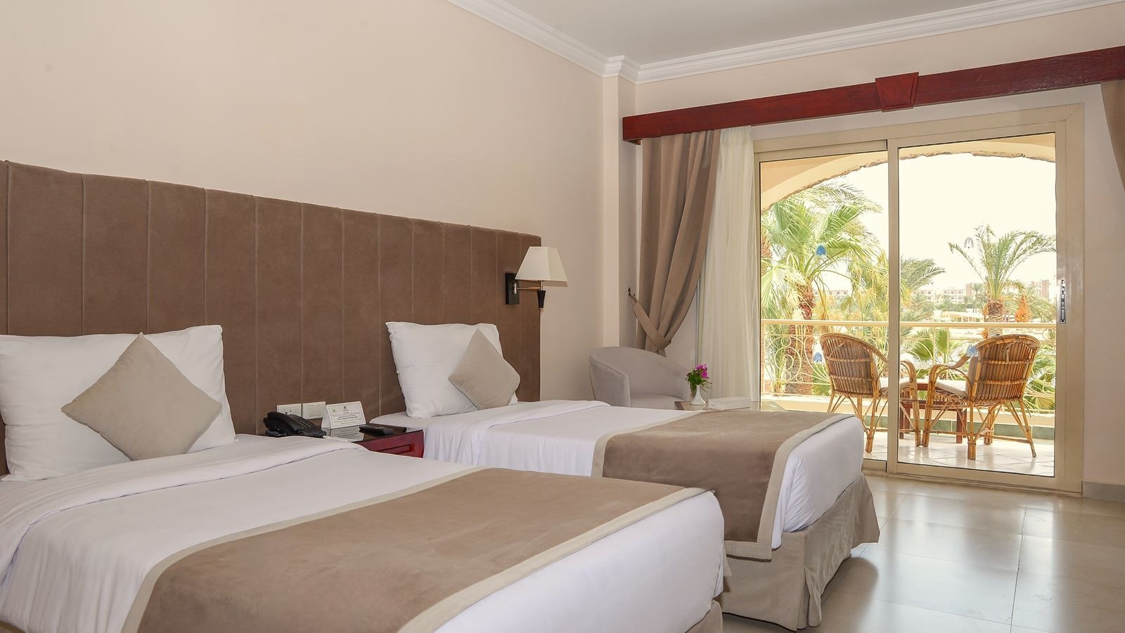 rooms-beach-front-room