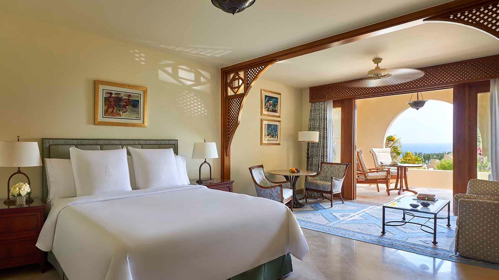 rooms-deluxe-sea-view-room