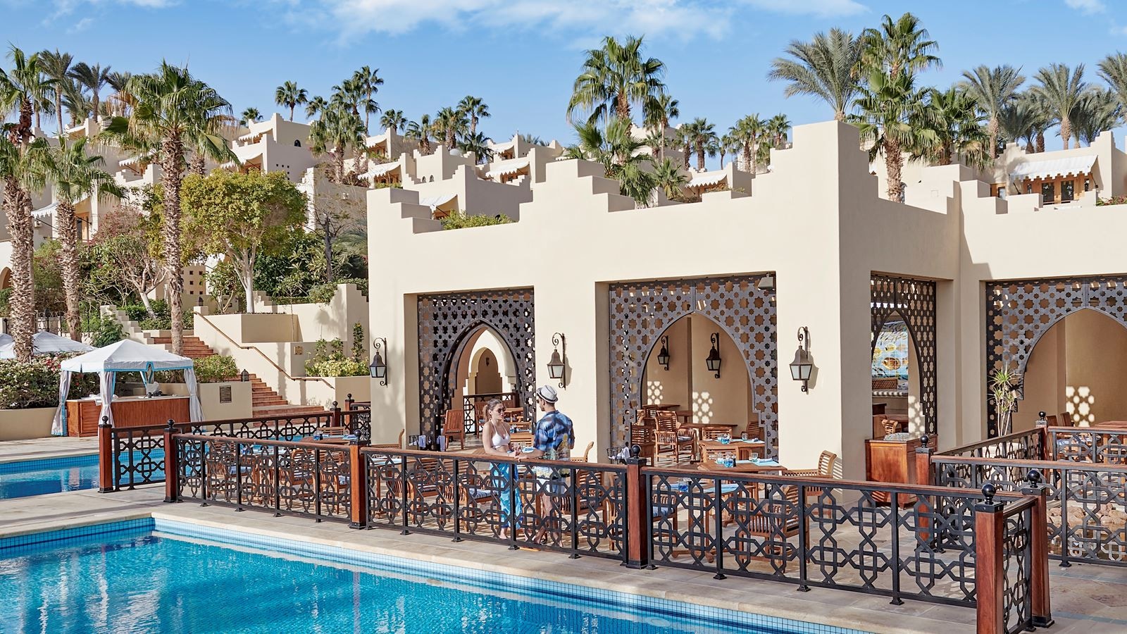 restaurants-waha-pool-bar-and-restaurant