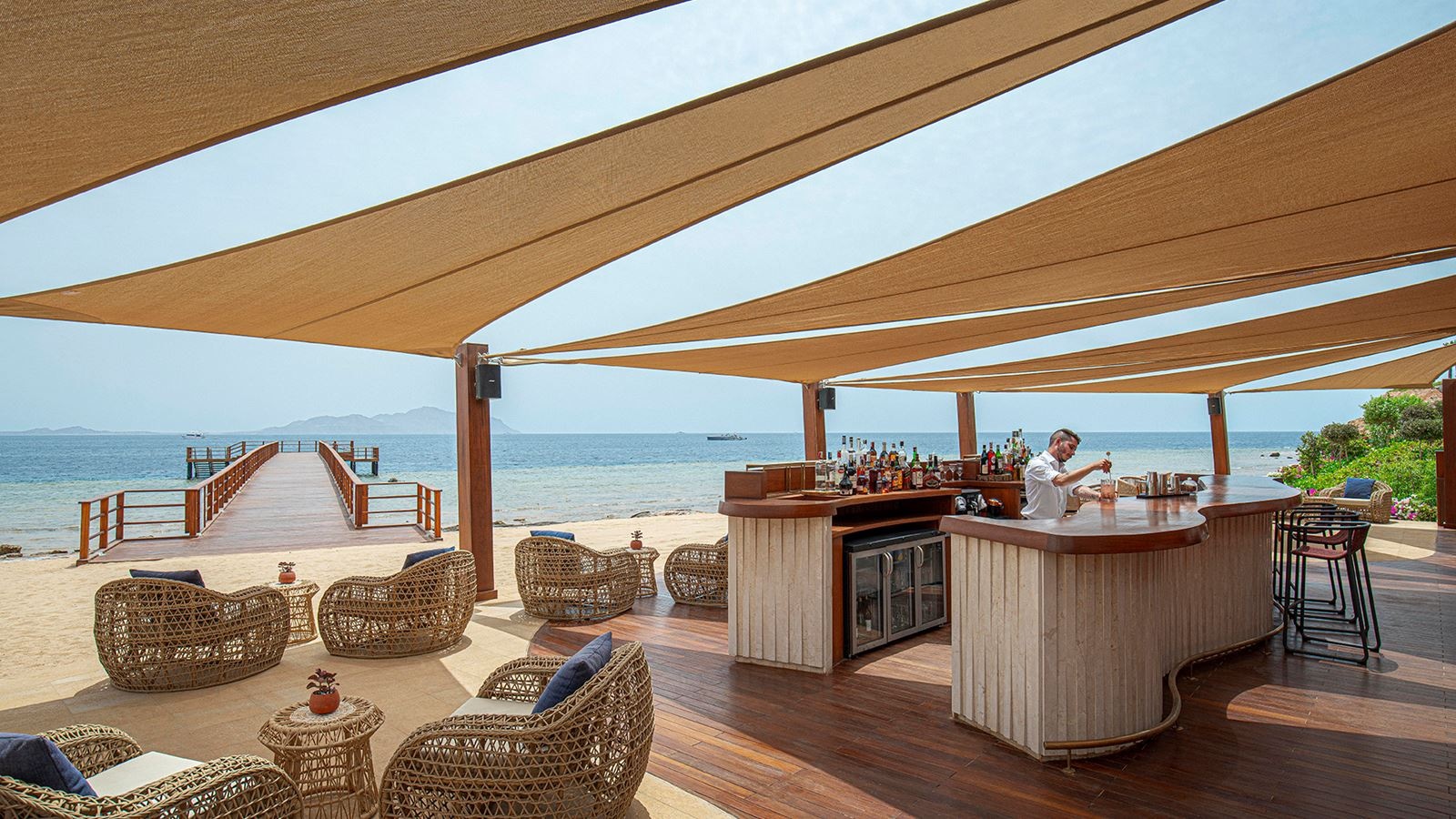 bars-breeze-beach-bar