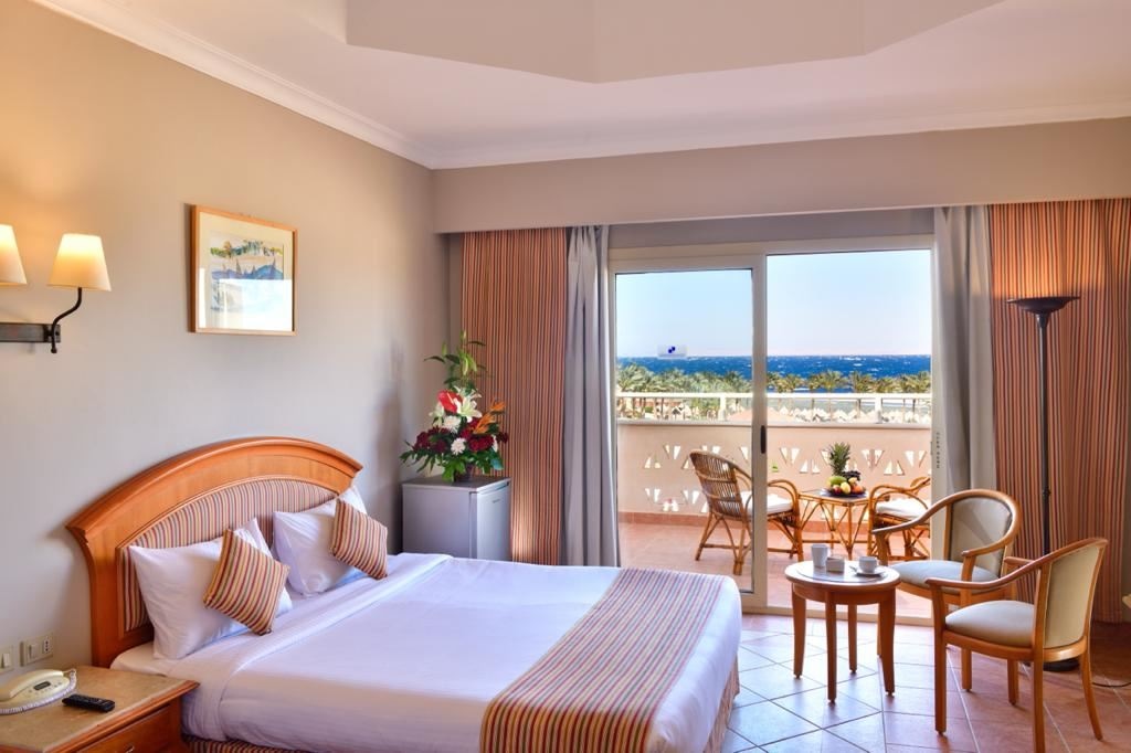 rooms-deluxe-room-sea-view