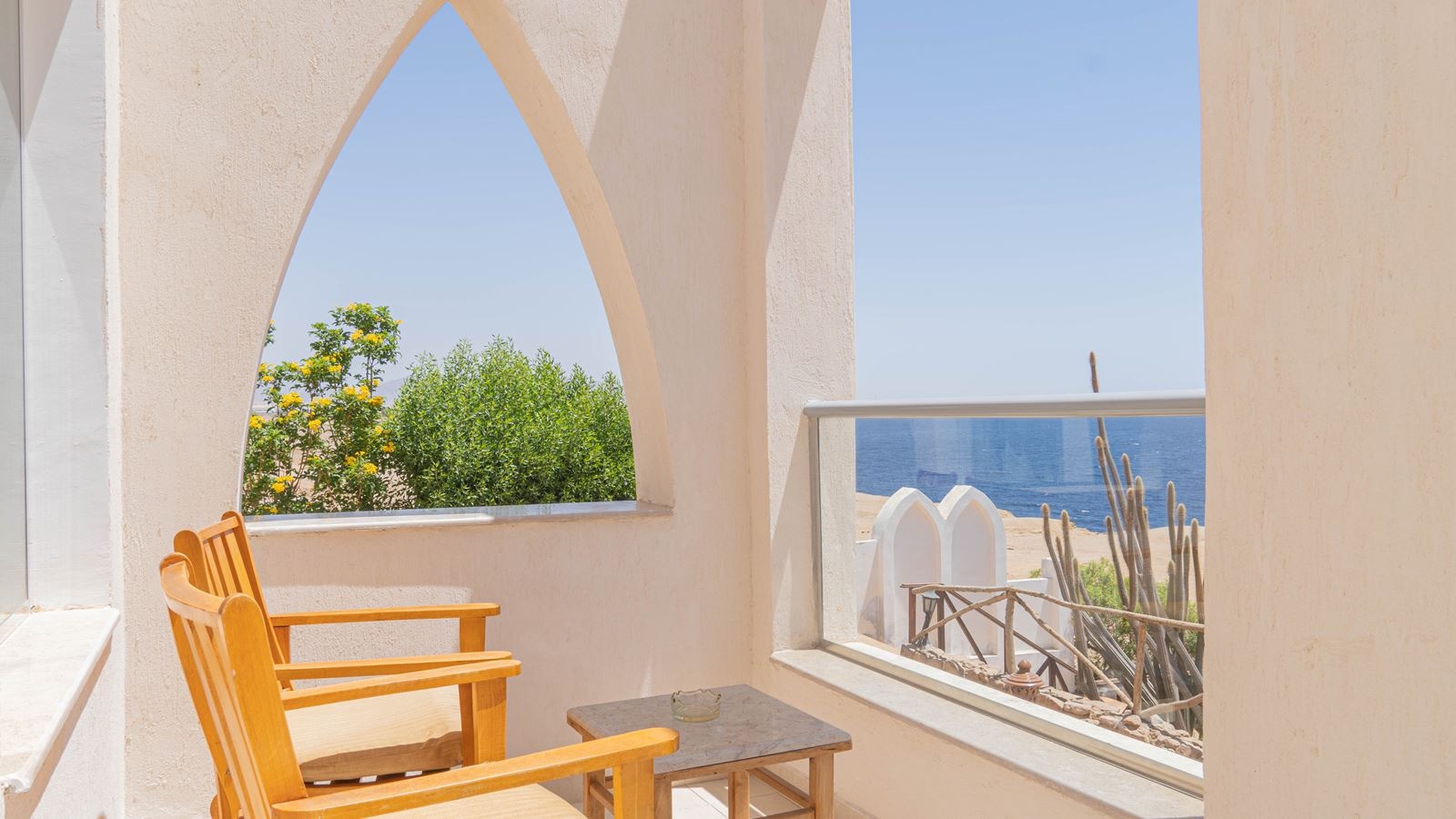 rooms-superior-room--sea-view