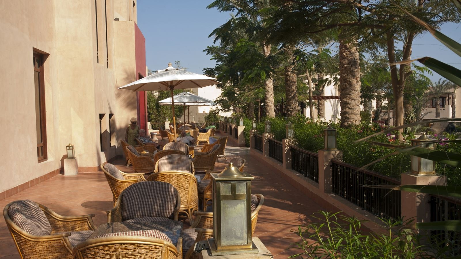 restaurants-main-building