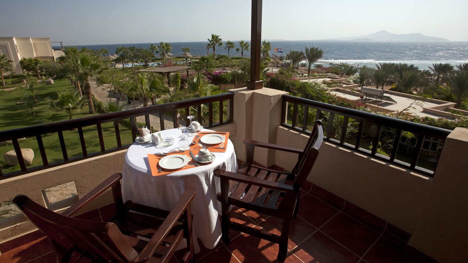 restaurants-main-building