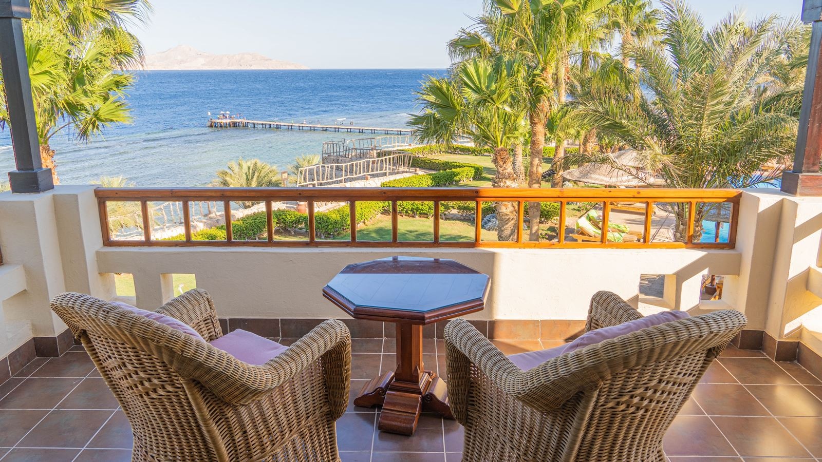 rooms-superior-room--sea-view