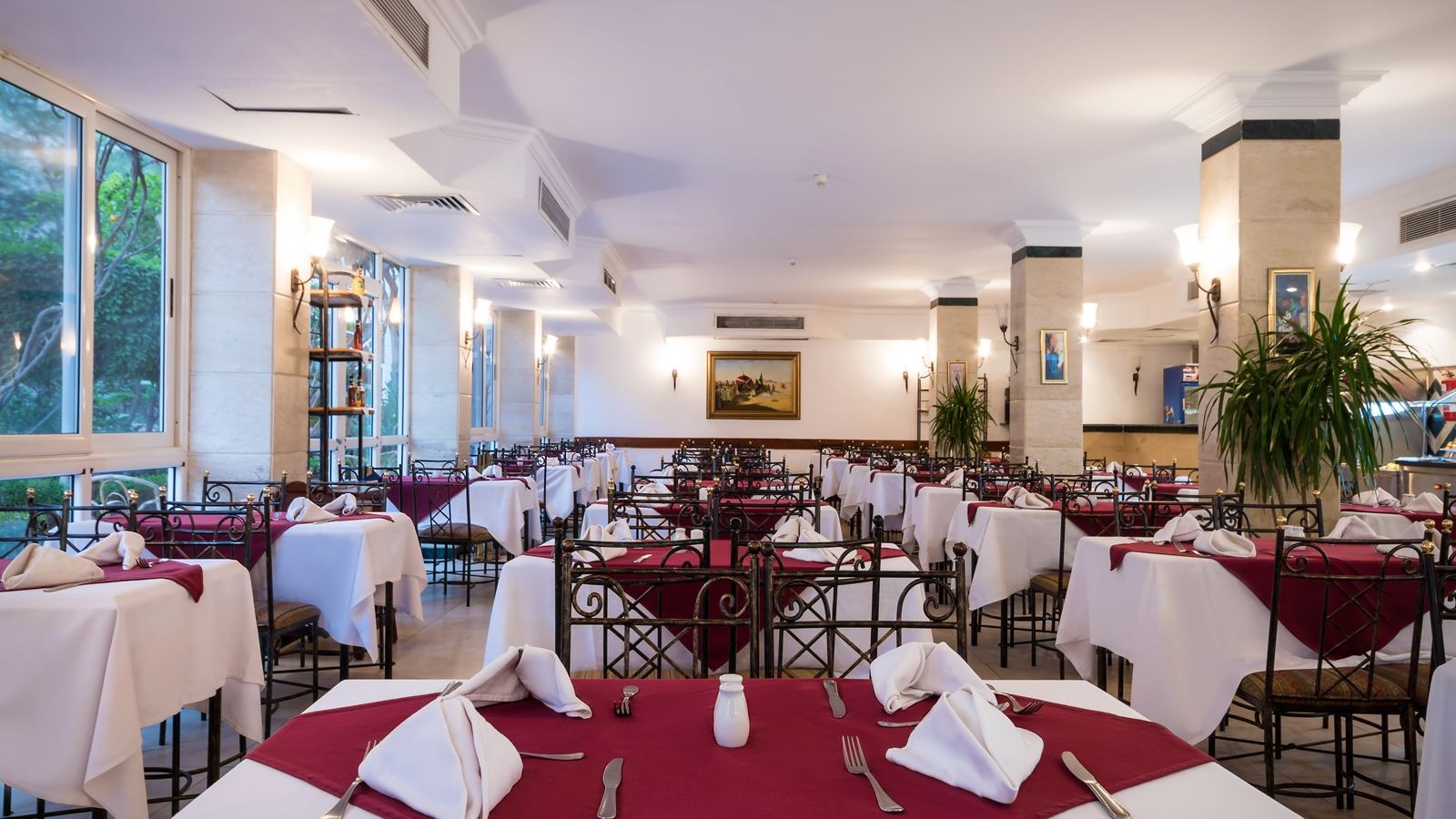 restaurants-sultana-main-restaurant