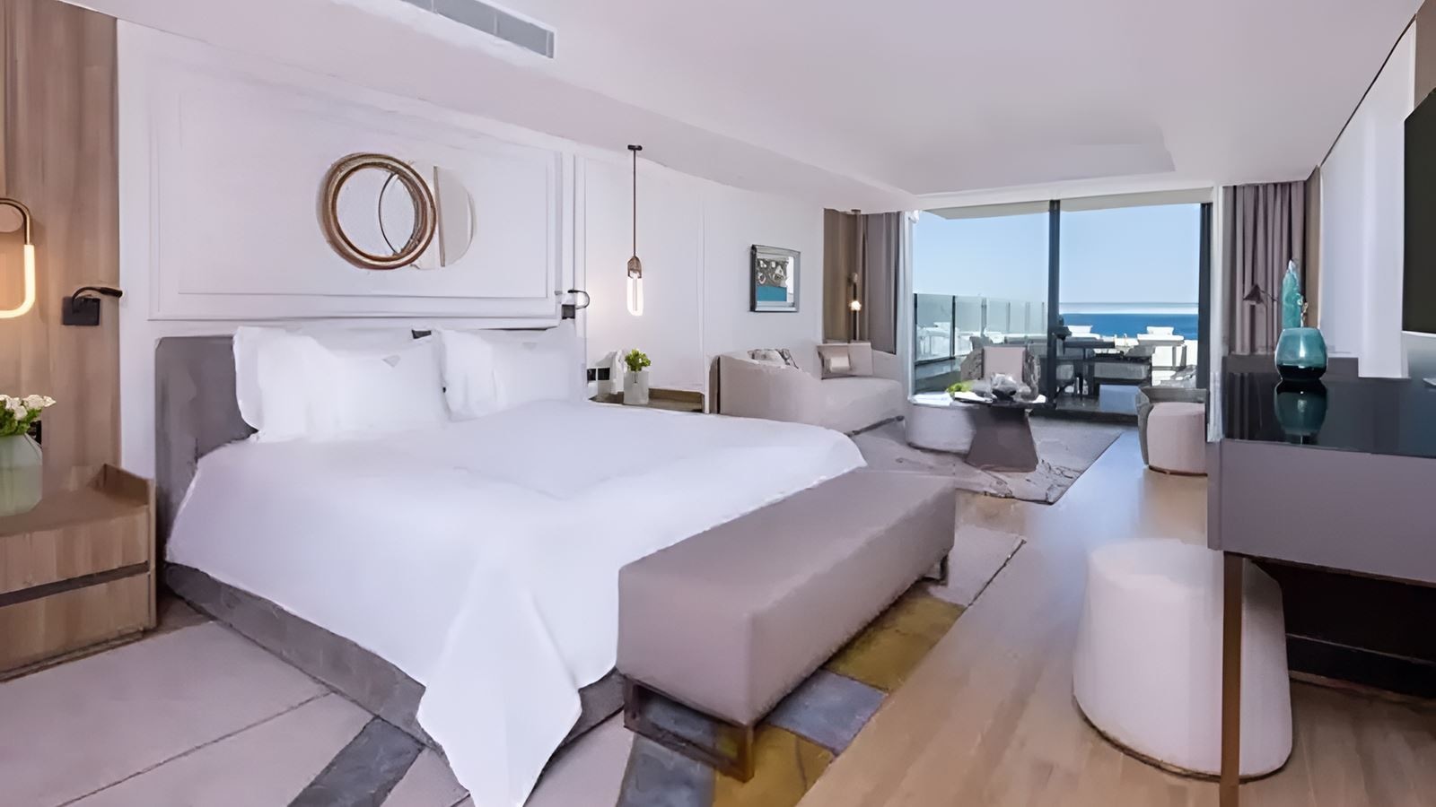 rooms-royal-suite-beach-side