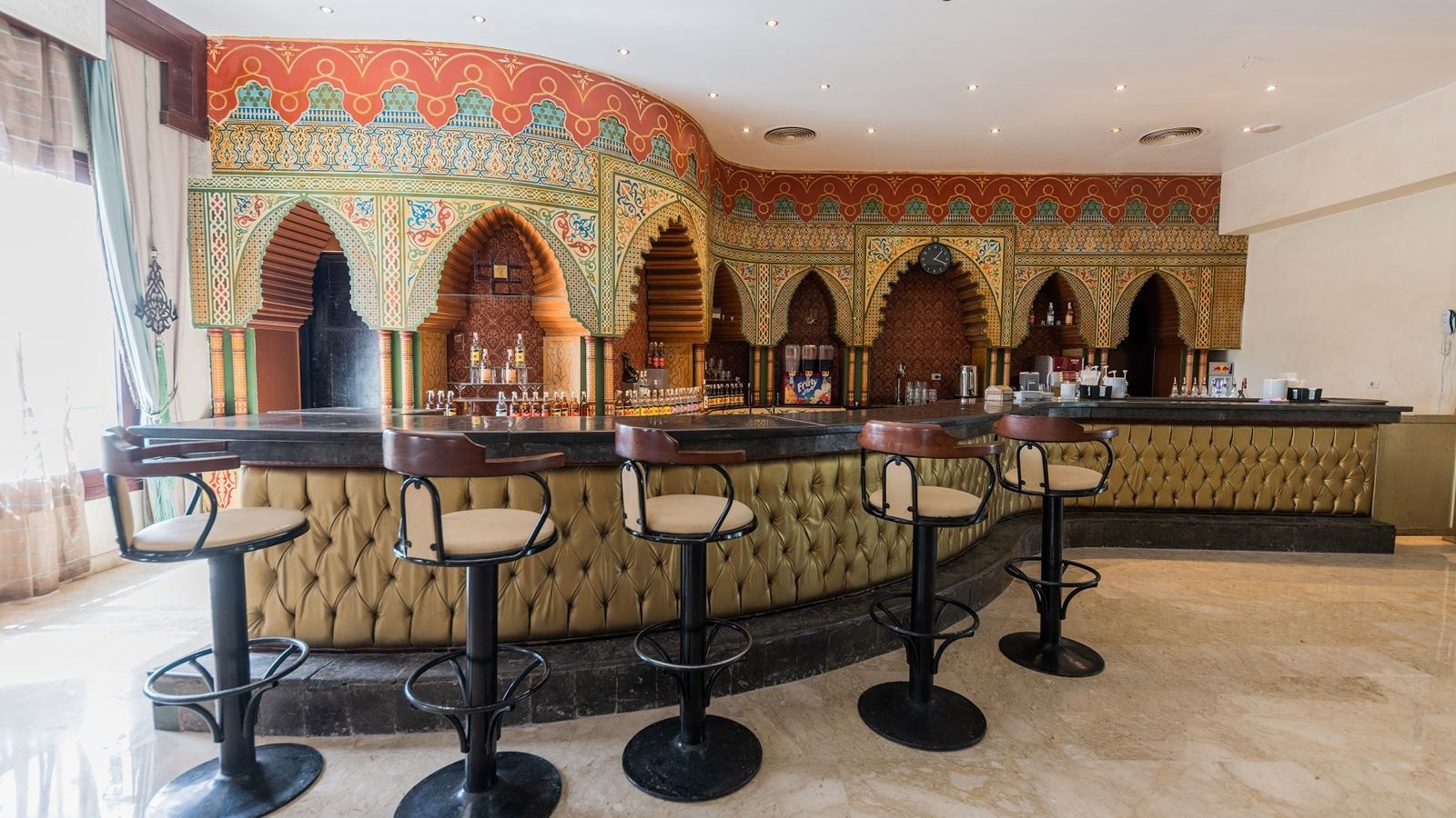 bars-sun-ray-lobby-bar