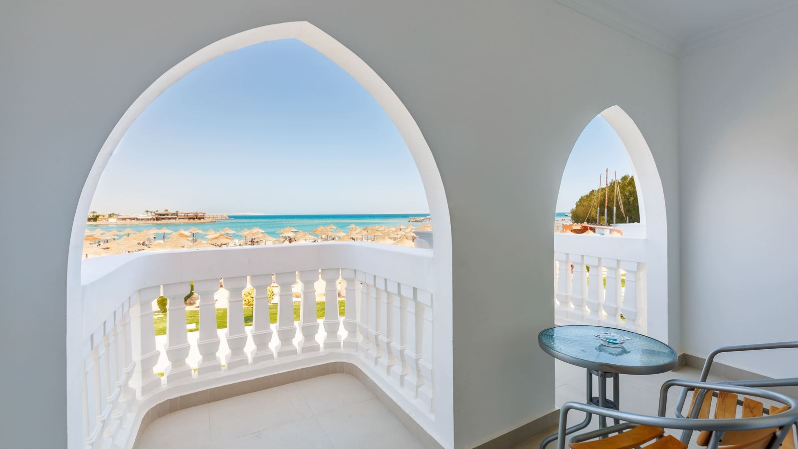 rooms-beach-front-room