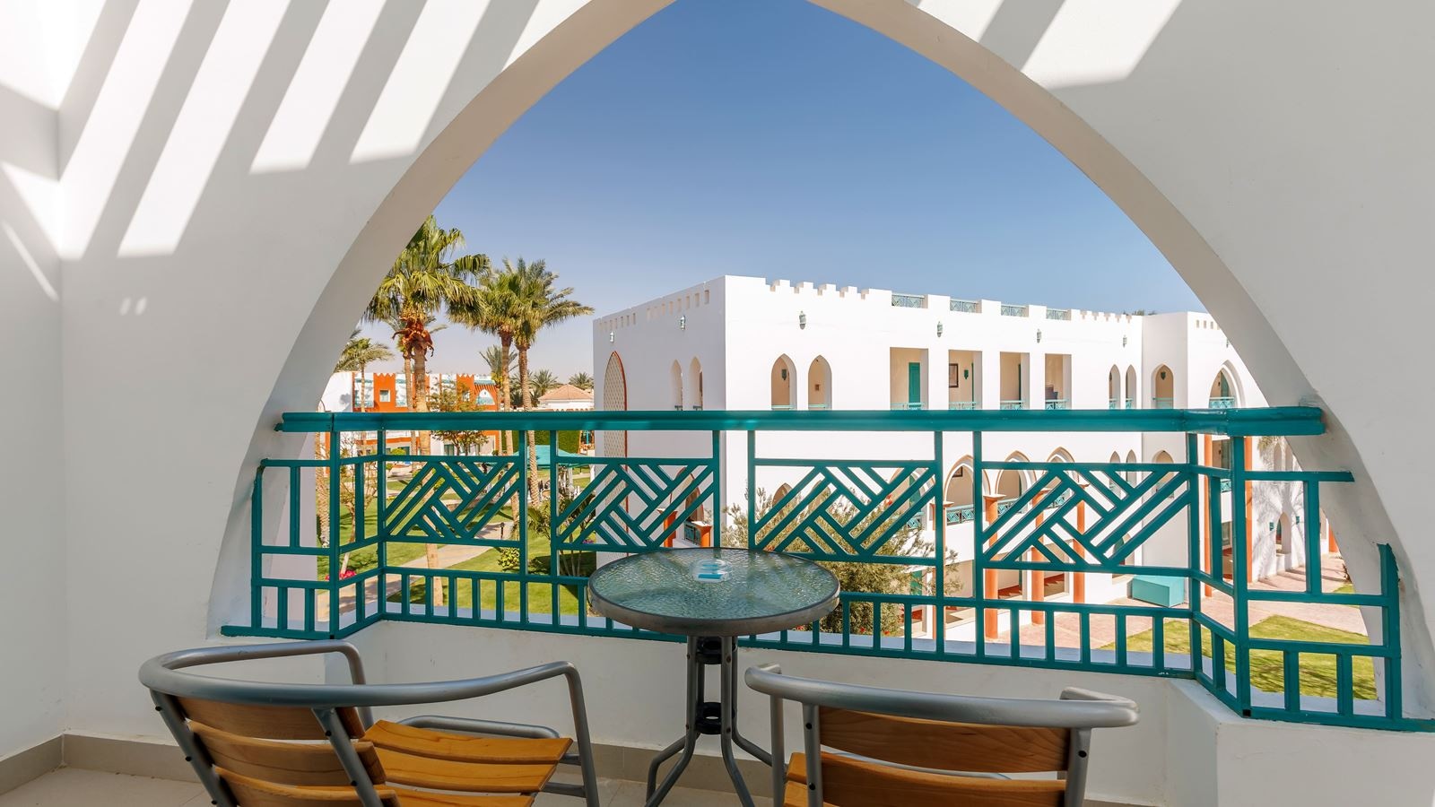 rooms-family-suite-garden-view