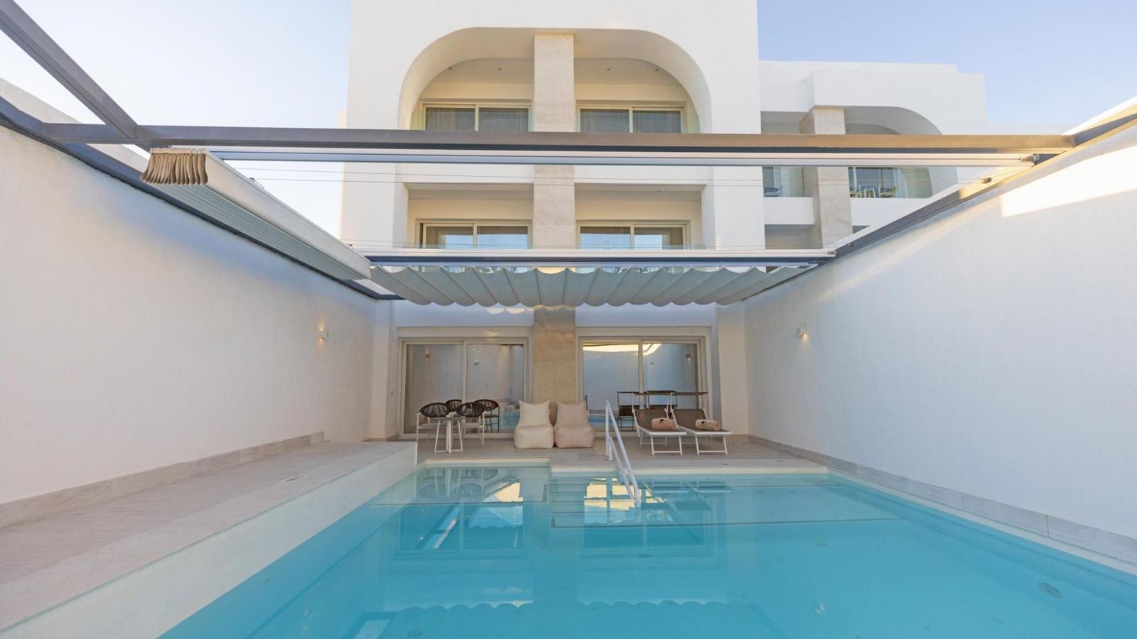 rooms-executive-pool-suite