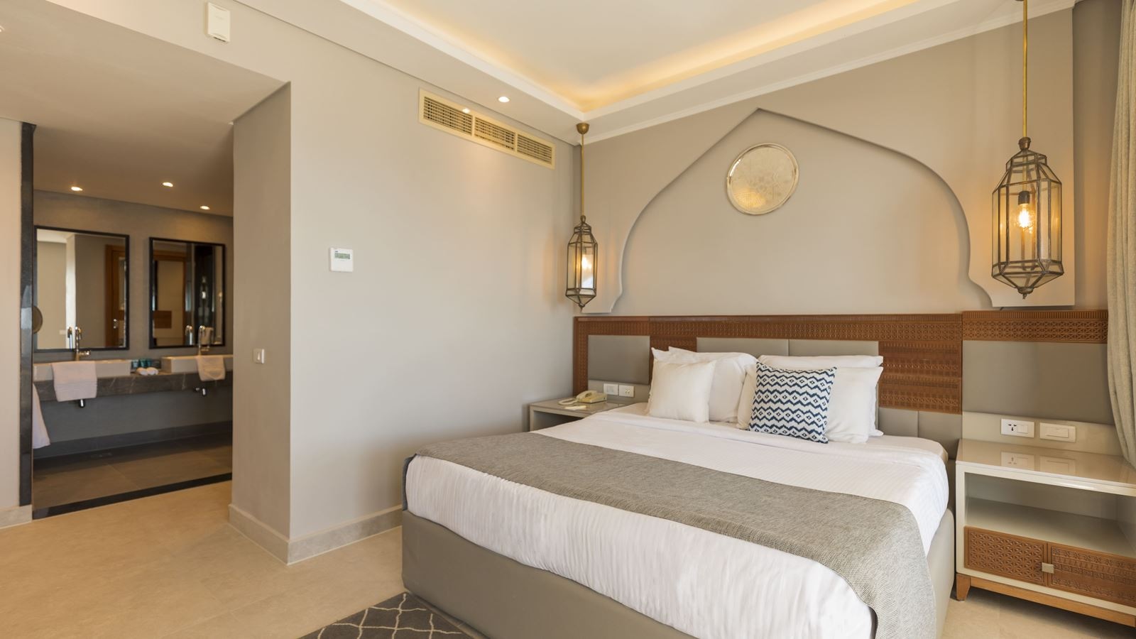 rooms-executive-jacuzzi-suite