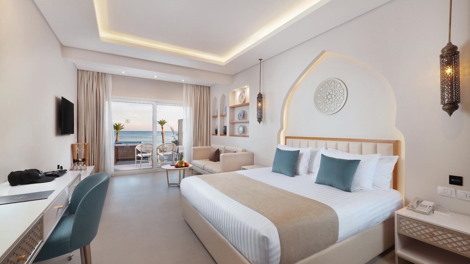 rooms-posh-jacuzzi-suite-sea-front