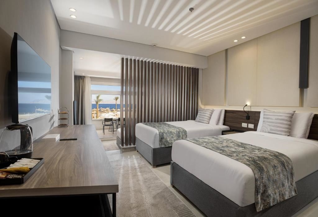 rooms-deluxe-family-room-sv