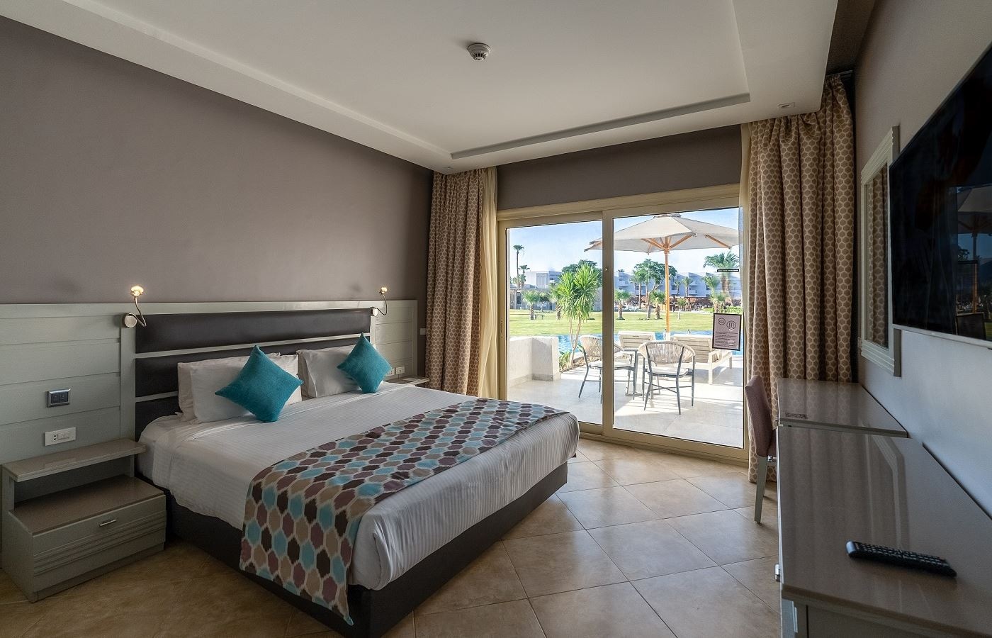 rooms-family-swim-up-suite